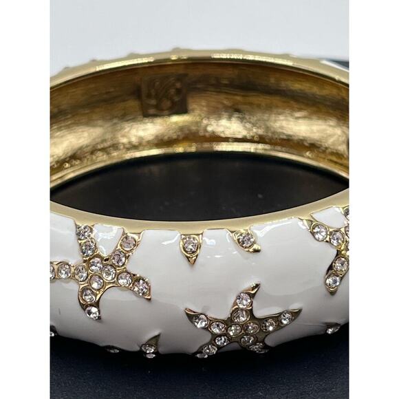 TOMMY BAHAMA GOLD PLATED
WHITE PAVE RHINESTONE STARFISH
BRACELET NWT - Picture 6 of 10